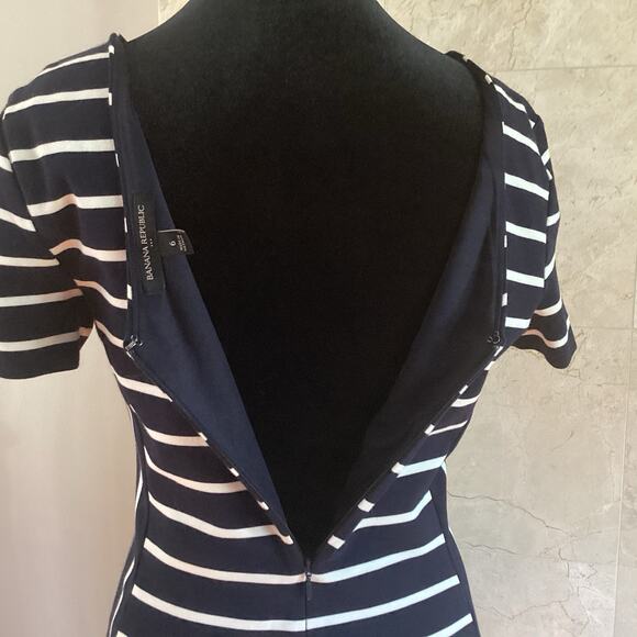 Banana Republic Bodycon Dress Size 6 Navy Striped Slimming Officewear Fall - Picture 6 of 10